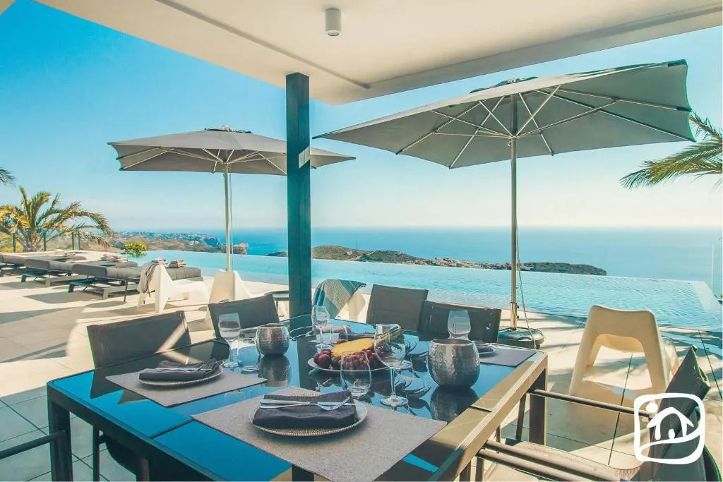 Villa Mercure by Abahana Luxe