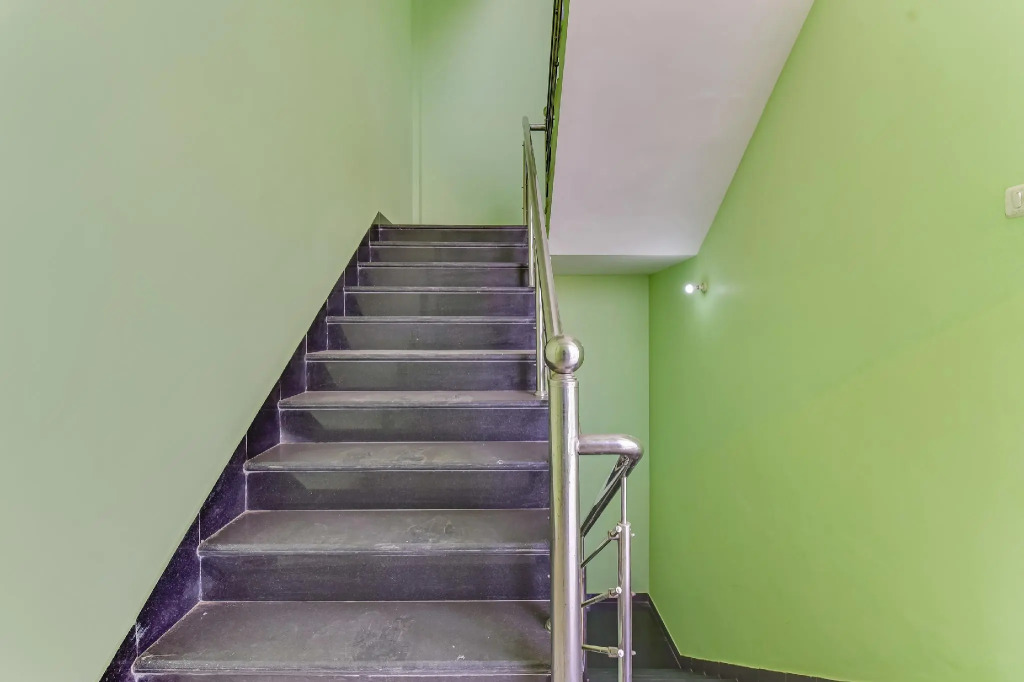 OYO 79437 Hotel S R