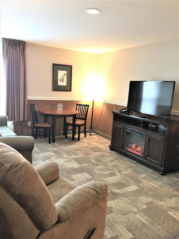 Boothill Inn and Suites