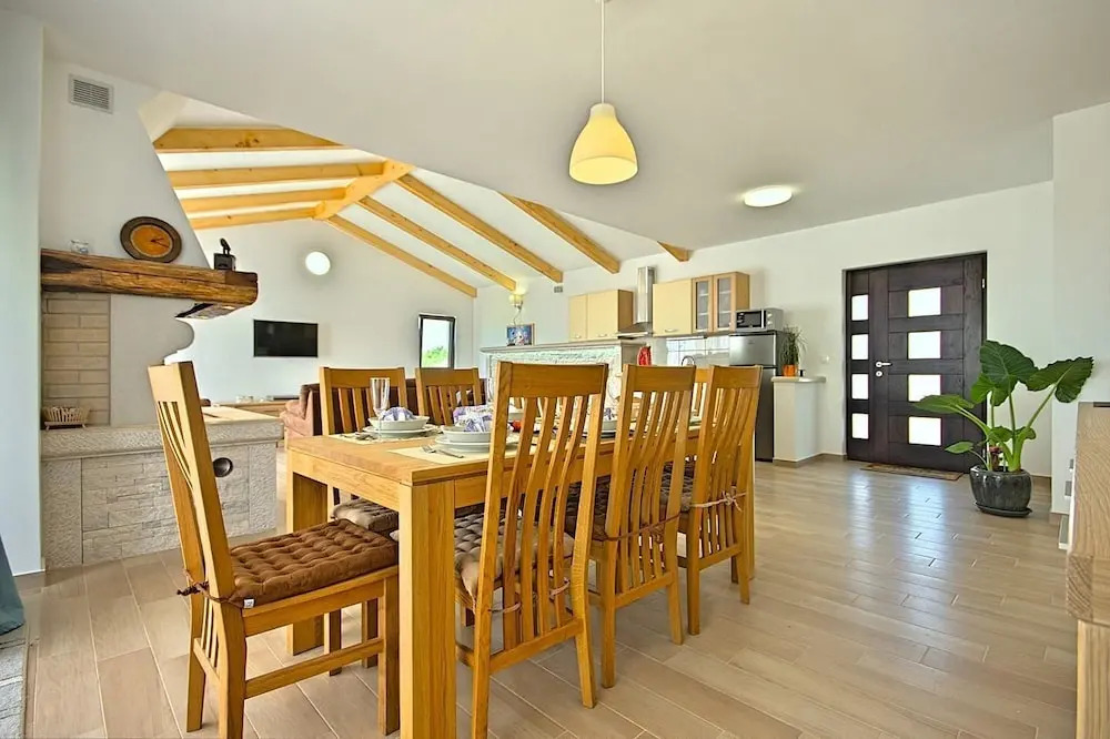 Villa Nira by Villas Holiday
