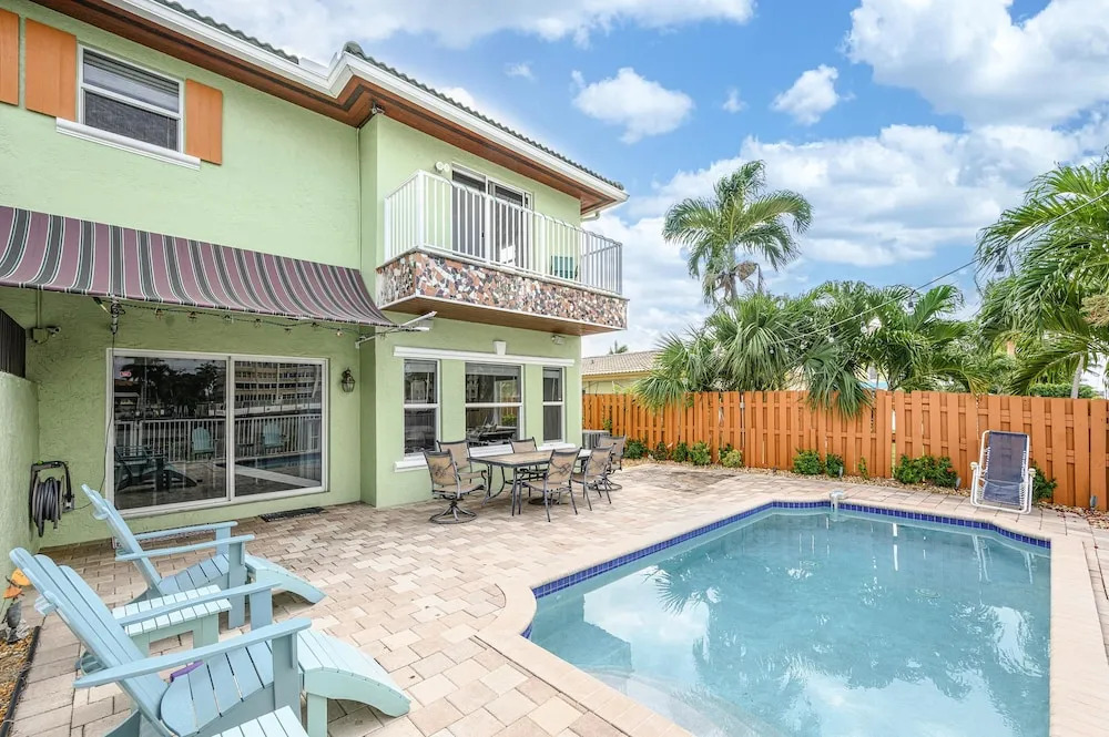 4331 W Tradewinds Ave Duplex Unit A 3 Bedrooms 2.5 Bathrooms Duplex