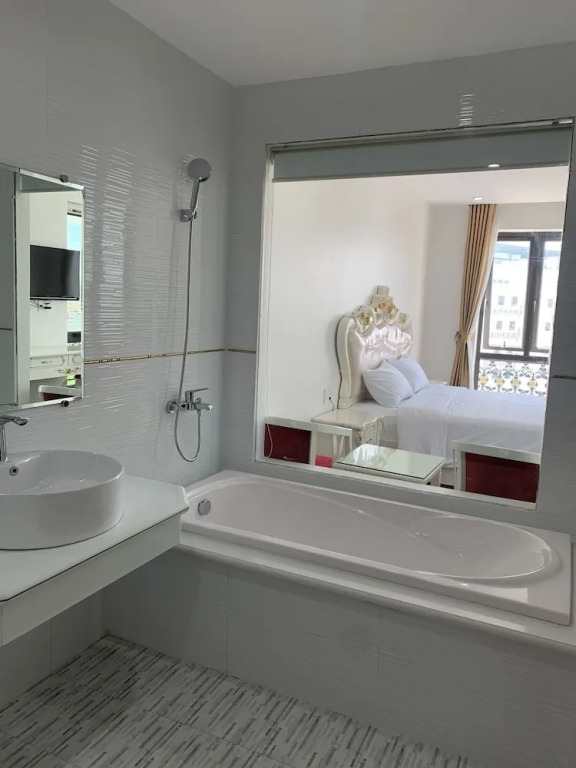 Grand Hill Hotel & Apartment