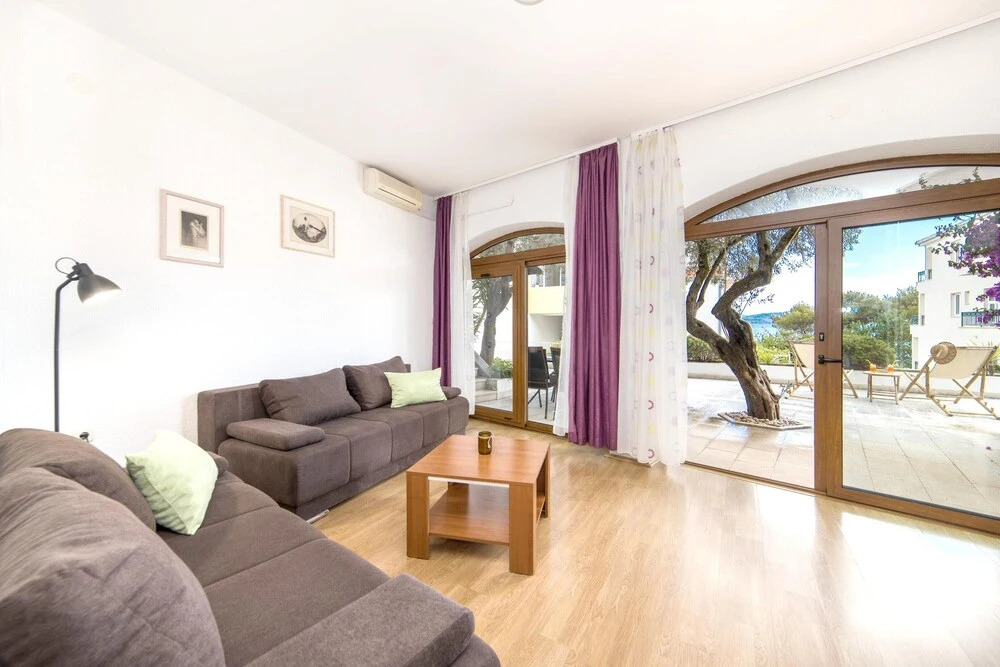 Studio in Živogoš?e, With Wonderful sea View, Enclosed Garden and Wifi - 50 m From the Beach