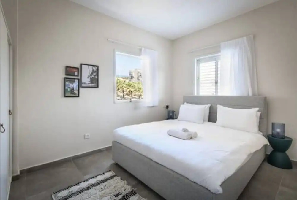 Spacious & Bright 3BR Apt with City View