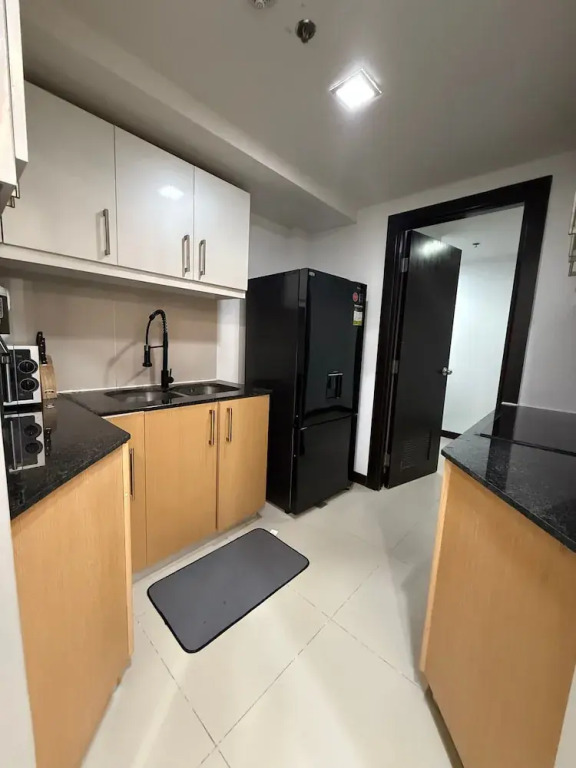 Cozy Apartment With Private Room in Vibrant Taguig