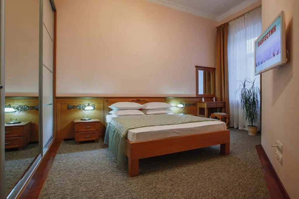 Gsm Apartment at Kiev Train Station