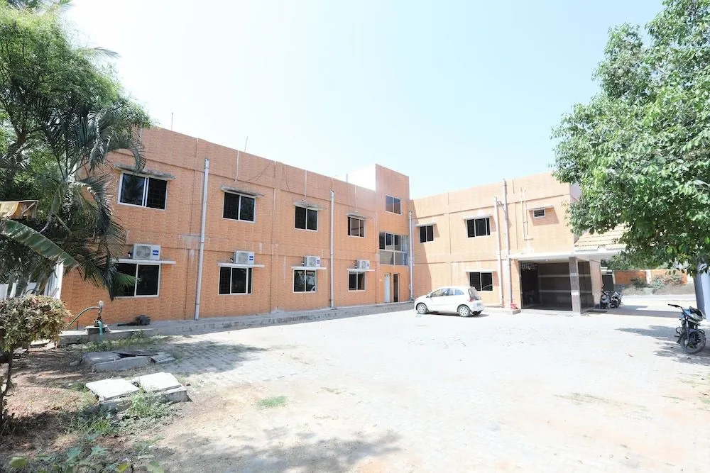 Oyo 30297 Riviera Residency
