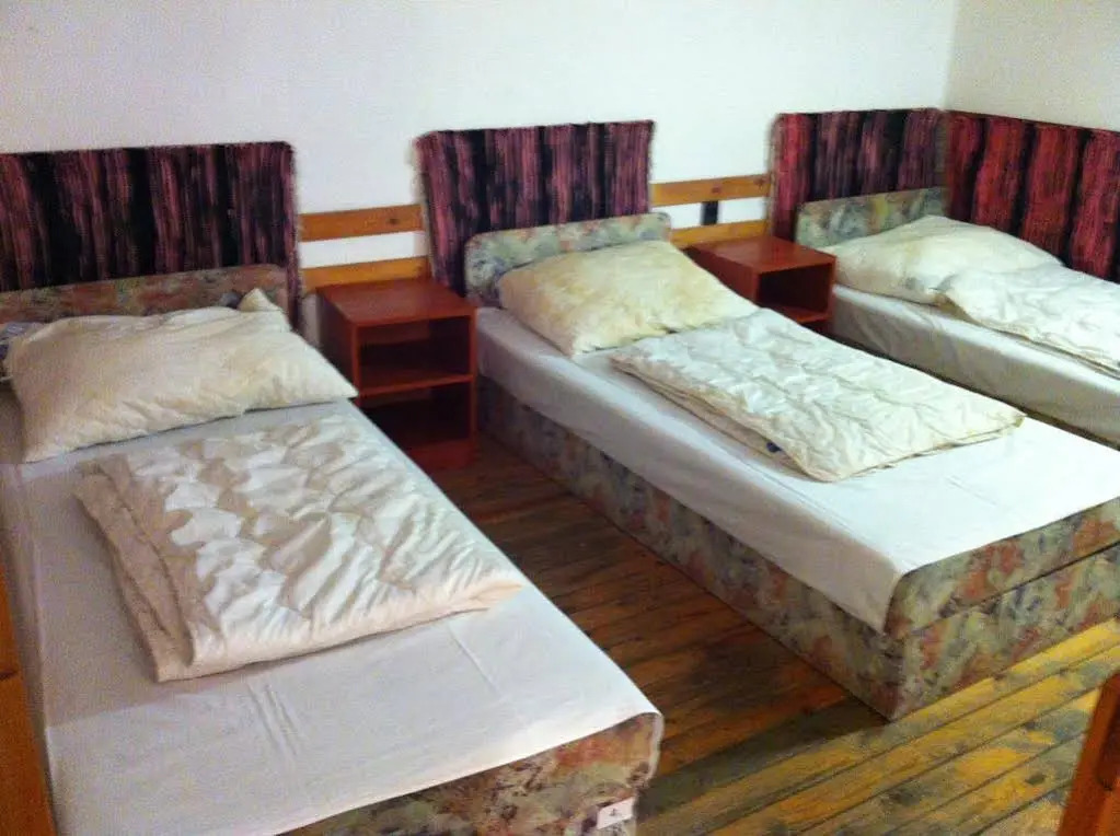 Season Hostel 2