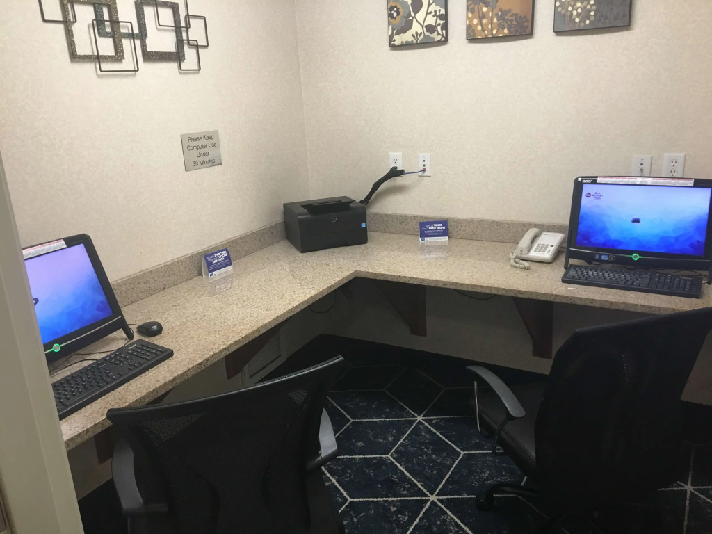 Best Western Plus Gateway Inn & Suites - Aurora
