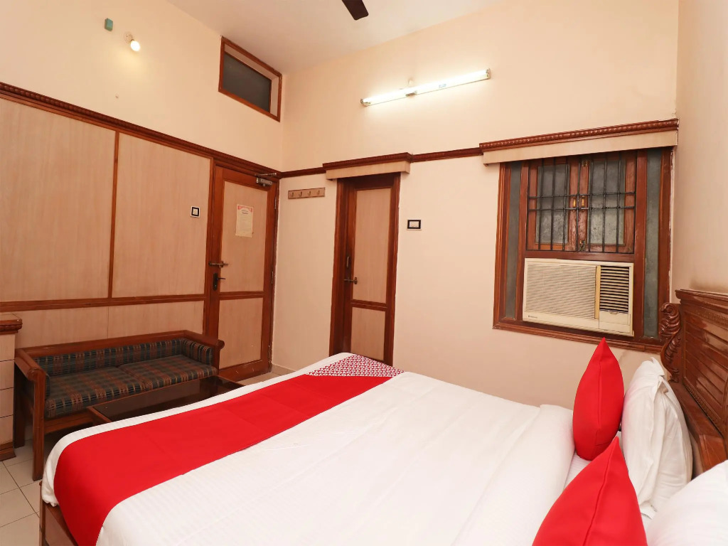OYO 29010 Hotel Saiom Palace