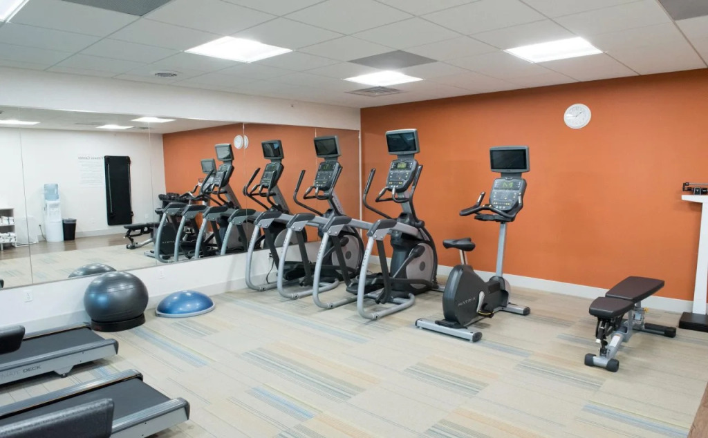 Holiday Inn Express & Suites Merrillville by IHG