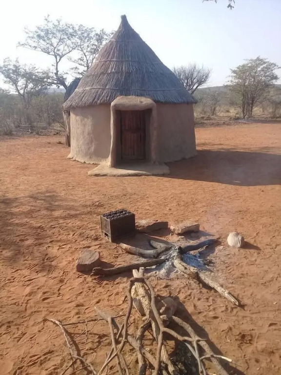 Omapaha Traditional Hut