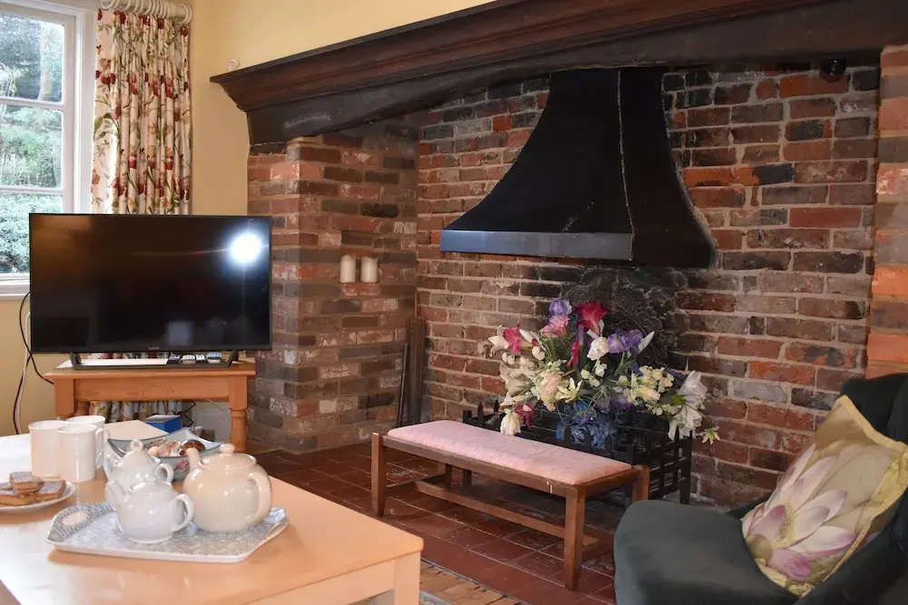 Whitefriars, Rye - central location with parking for 3 cars - large family home