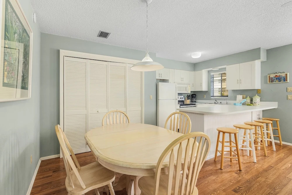 50 Gulf Beach Rd - Unit 1 1 Bedroom Home by RedAwning