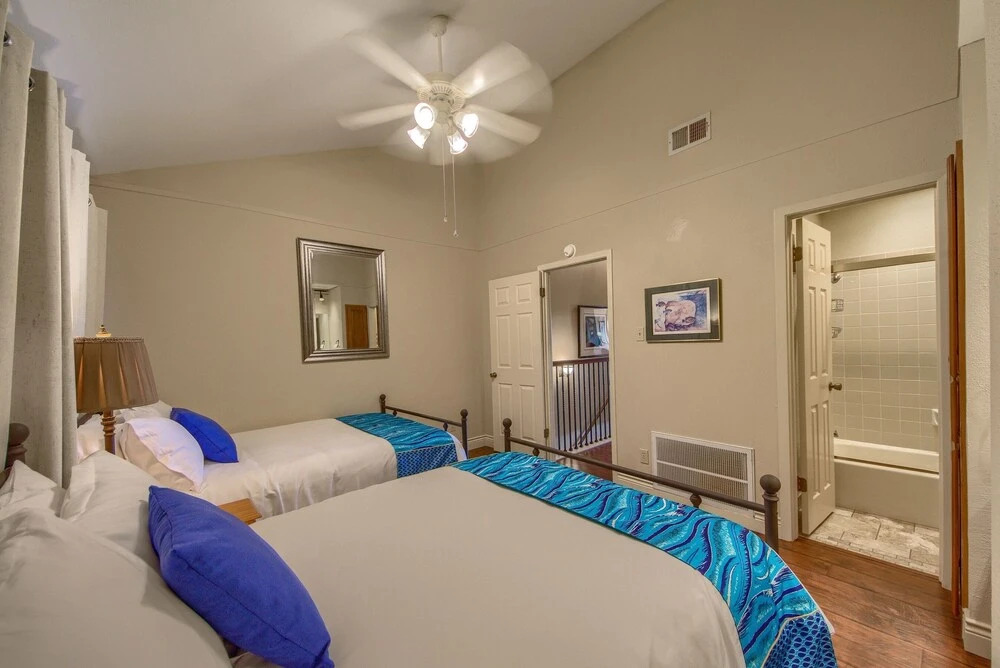 River Zen Cw C207 2 Bedroom Condo by RedAwning
