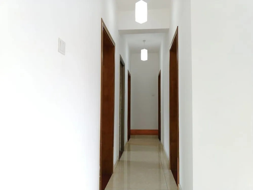 81 Youth Hostel
