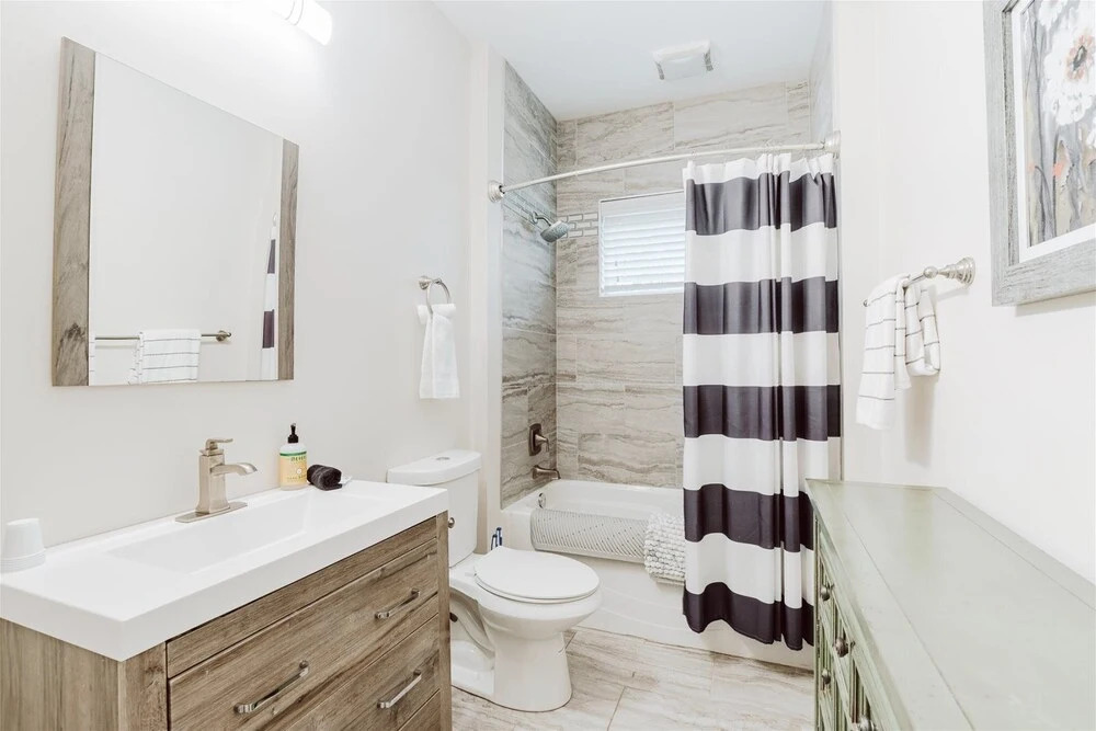 Beechwood Ave, 303
