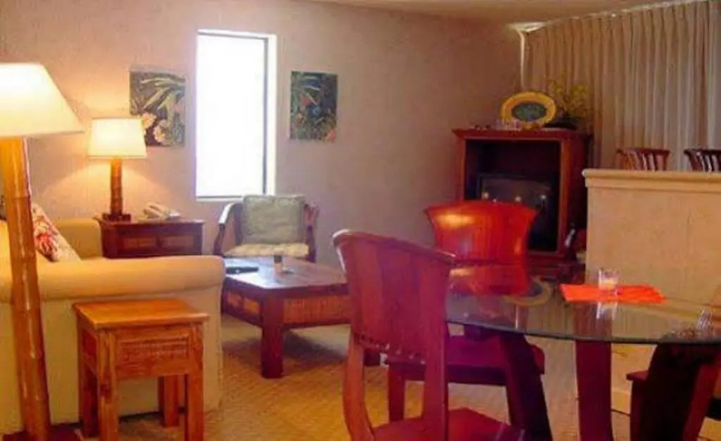 Diamond Head Beach Hotel 805
