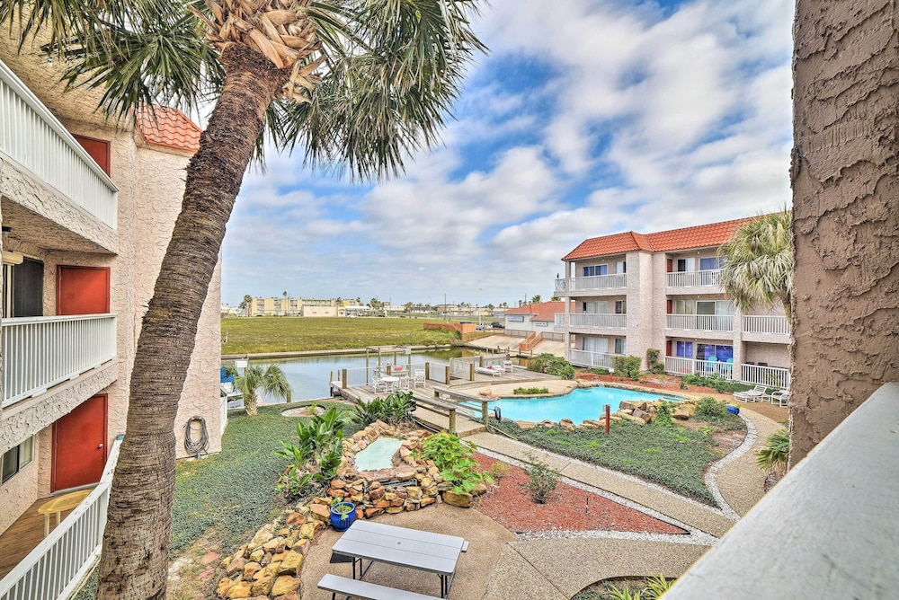 Coastal Condo w/ Dock Access, 2 Miles to Beach!
