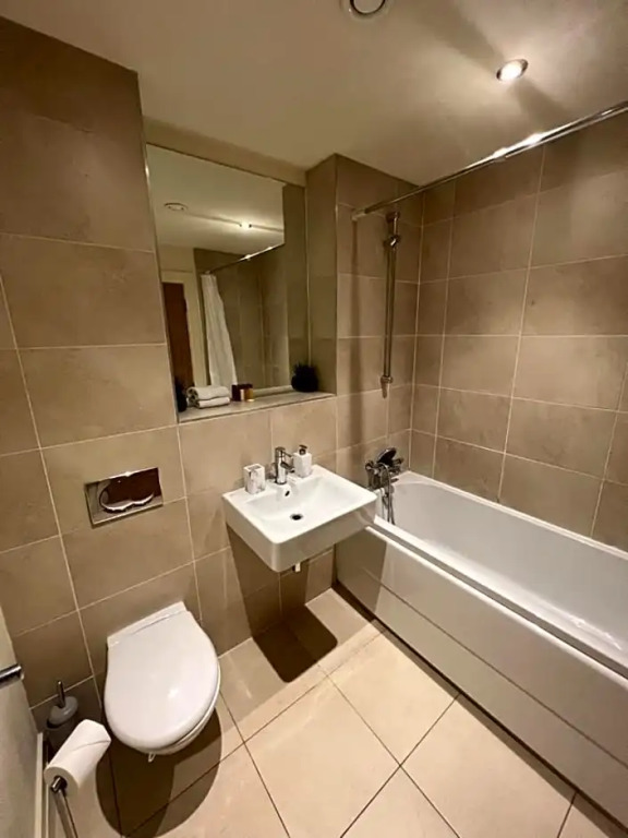 Princes Dock Street Room Only