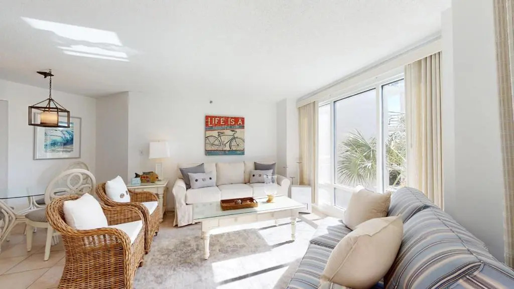 3229 Villamare