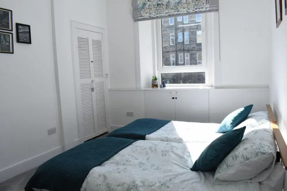 NEW Superb 2BD Flat in Holyrood Edinburgh