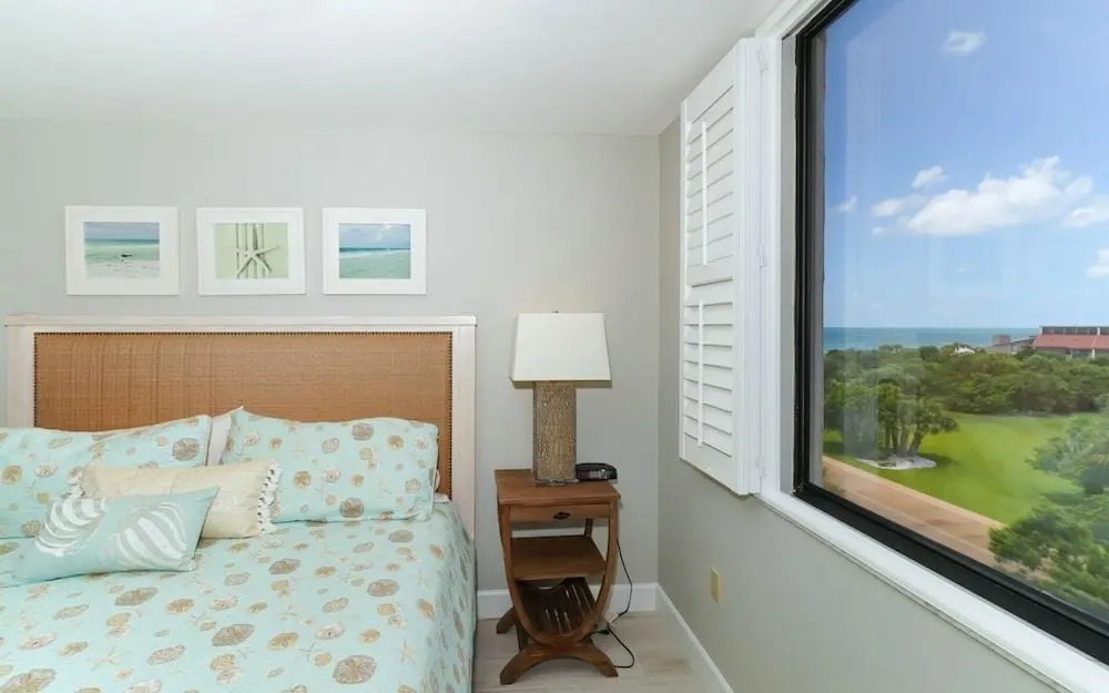 404-excelsior- Beautiful Unit Offering Amazing Gulf Views! 2 Bedroom Condo