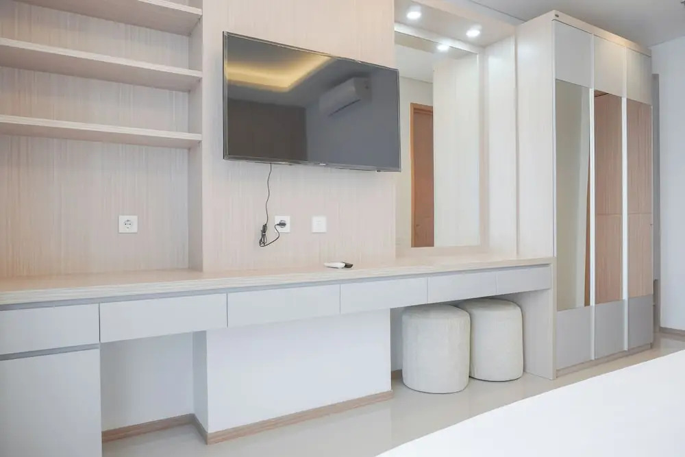 Nice And Comfort 1Br At 25Th Floor Samara Suites Apartment