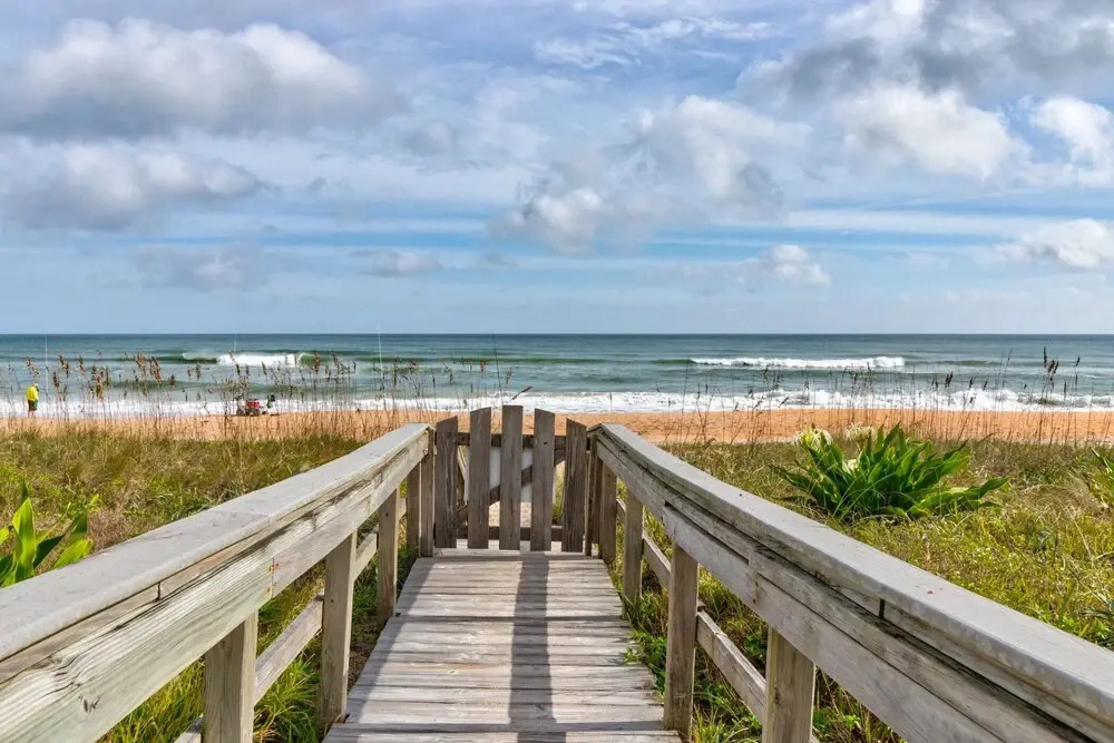 Sunny Ormond Beach SOB Condo, Pool, No Drive Beach