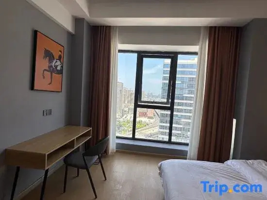 Ludao Light Luxury Homestay (Shangqiu Zhonghuan Plaza Railway Station)