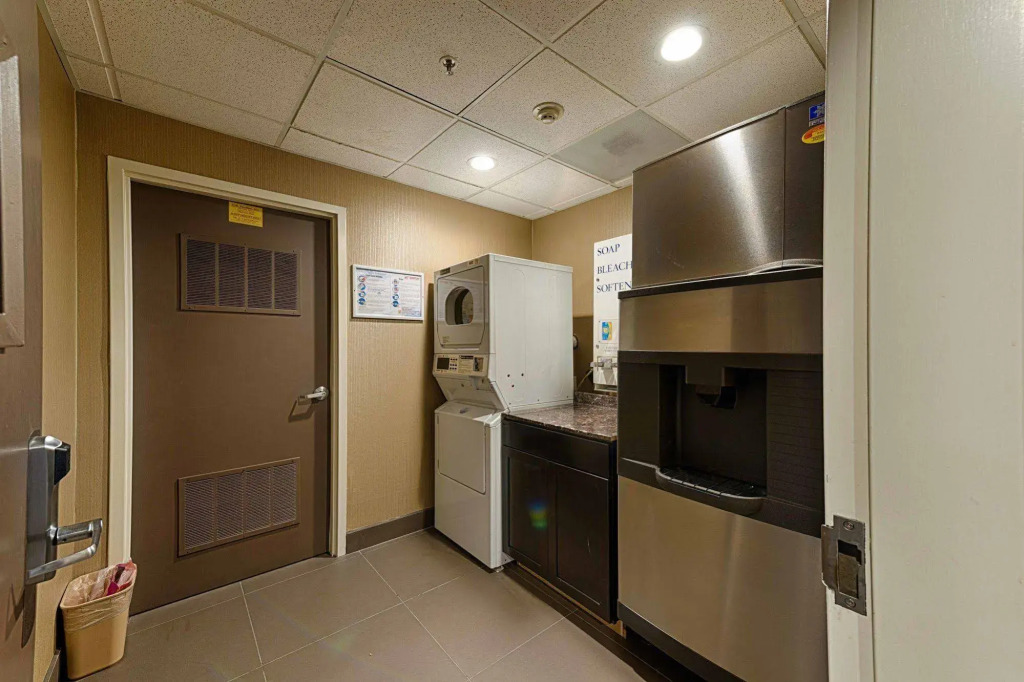 Best Western Plus Delta Inn & Suites