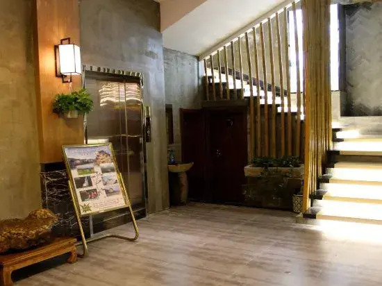 Huangshan Qingtan Peak No. 6 Theme Bed and Breakfast