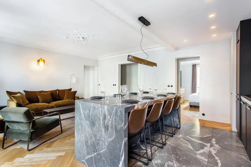 Magnificent Apartment - 3br/ 8P - Europe
