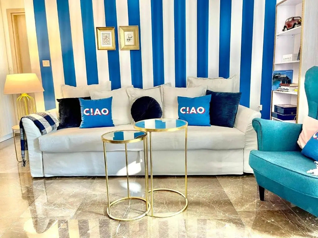 "new Retropolitan Club - Luxstay apt With Terrace In Patras"