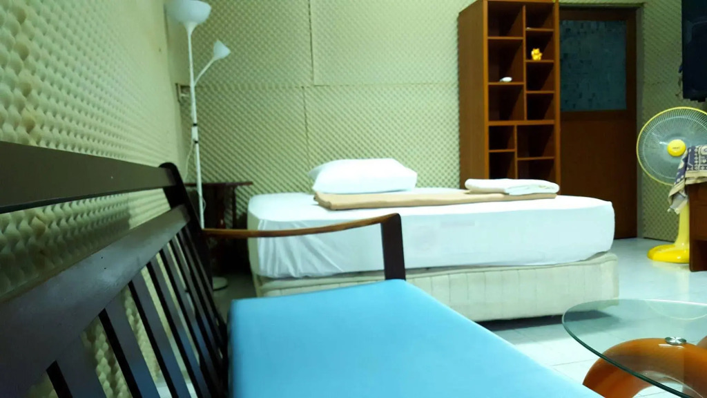 Super Hostel