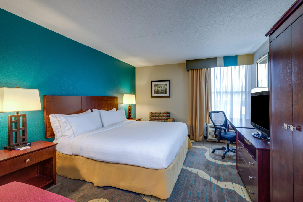 Holiday Inn Express Washington DC East- Andrews AFB by IHG