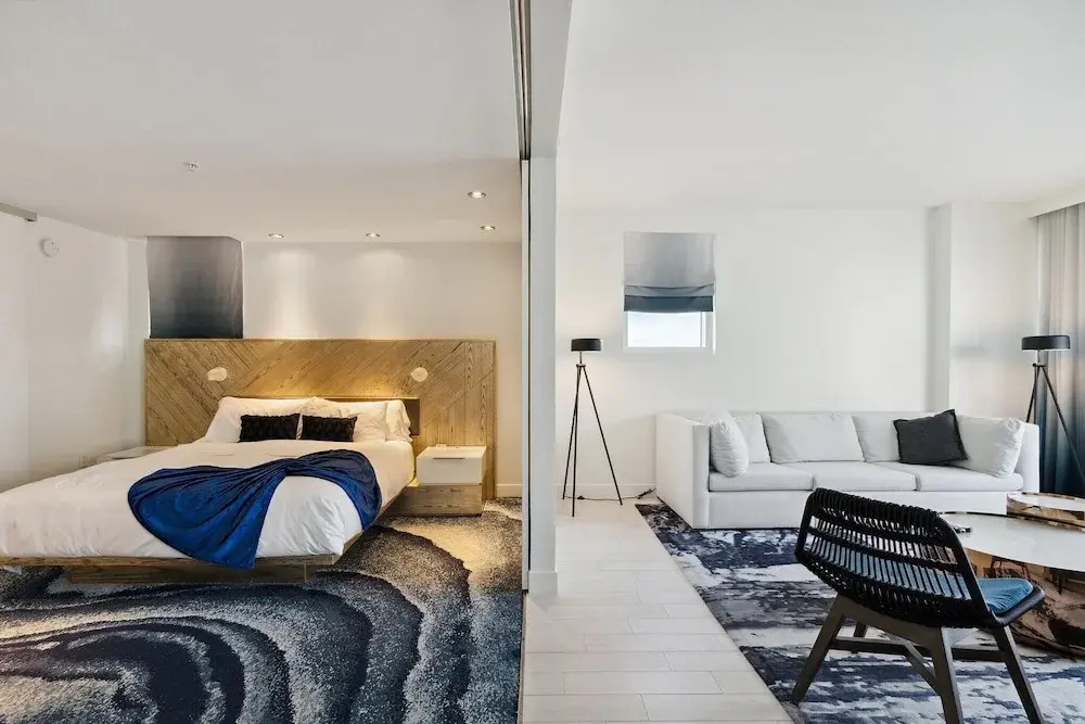 Luxury Suite W Pool/gym In The W Residences 2 Bedroom Condo by RedAwning