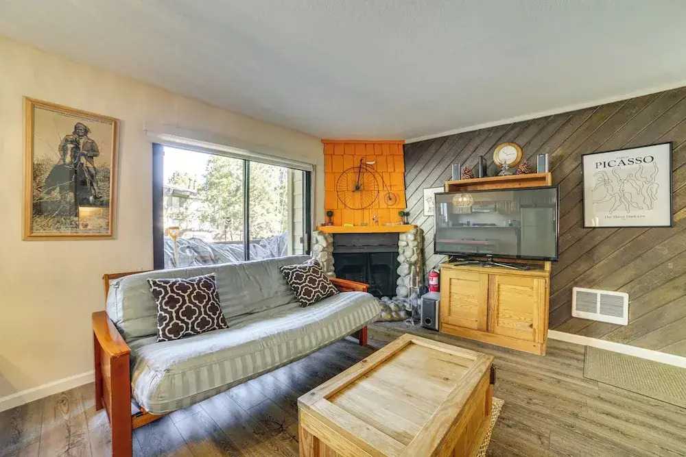 Cozy Mammoth Lakes Studio: 5 Mi to Ski Slopes