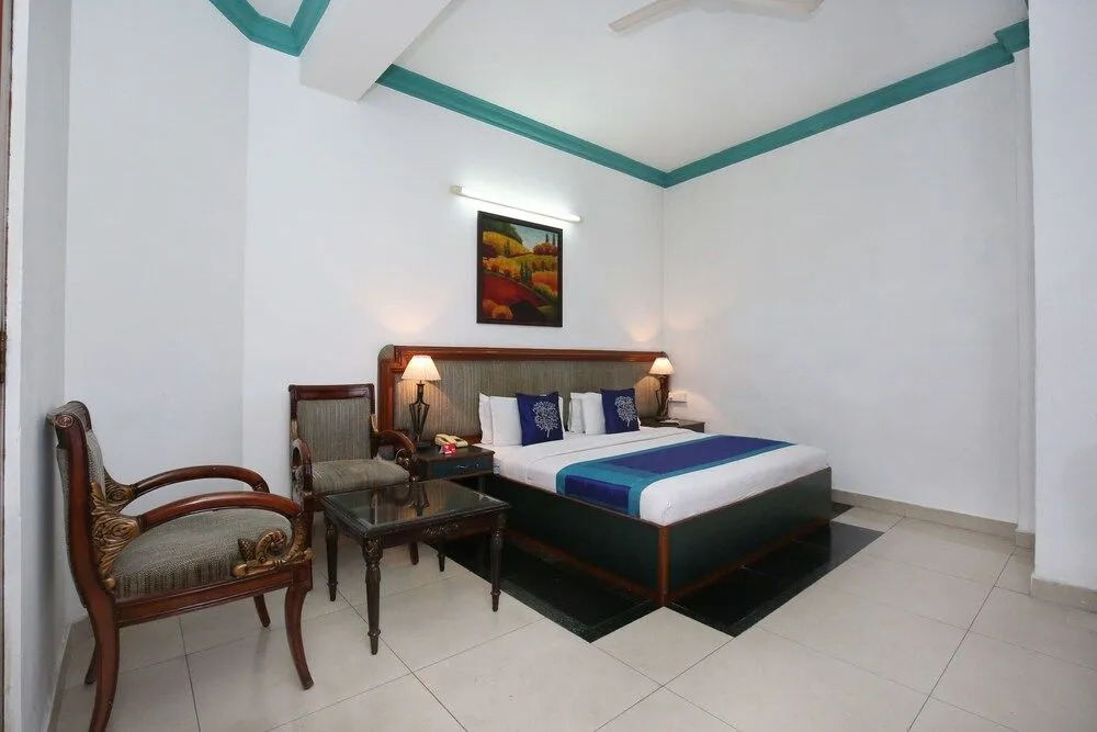 OYO 9985 Hotel Sekhon Grand