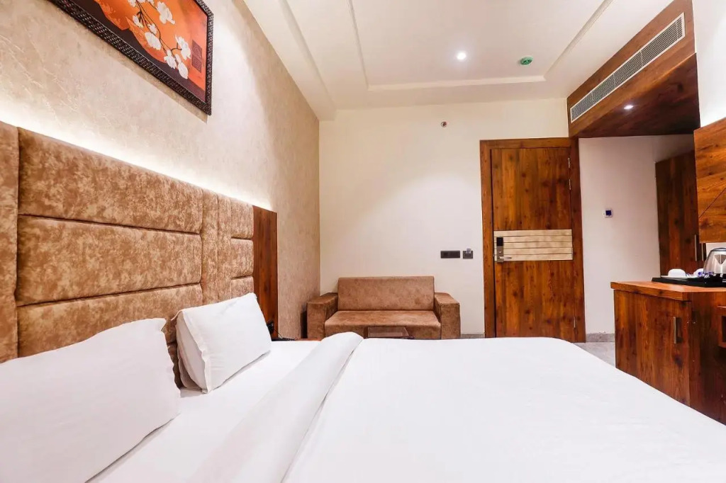 Hotel Taj Pearl
