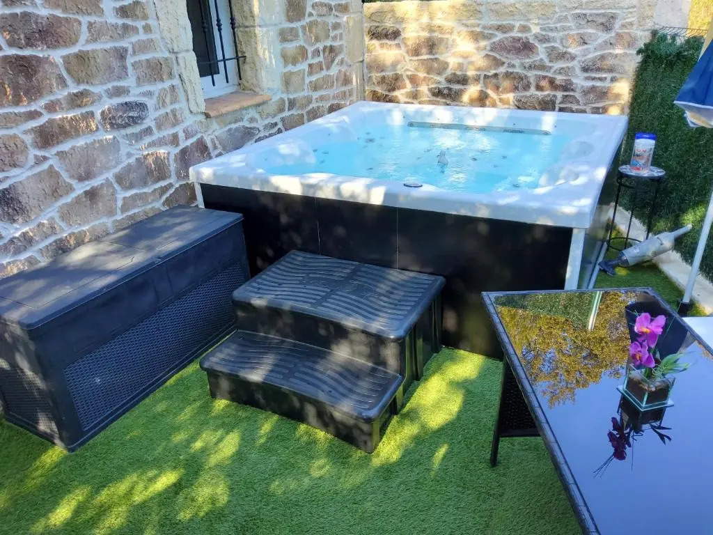 GITE les Faillants, SPA PRIVATIF, PISCINE à LORGUES