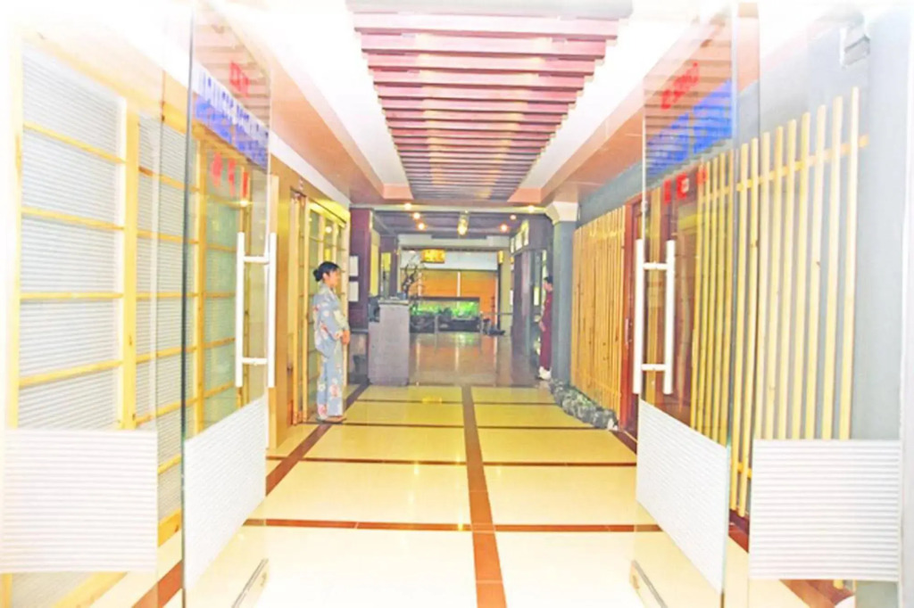 Oasis Hotel