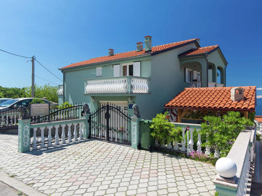 Apartment in Senj Near the Sea & Pool