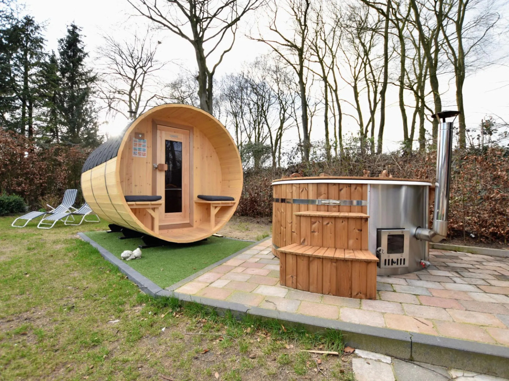 Dog-Friendly Stay w Spa