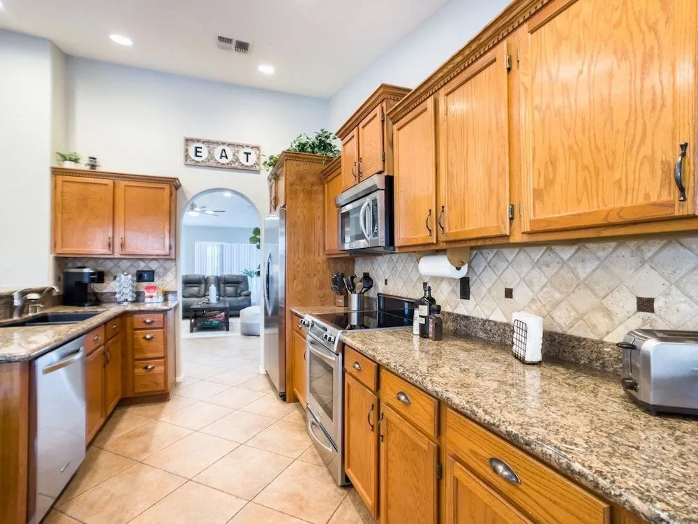 Chandler Earhart 4 Bedroom Home by RedAwning
