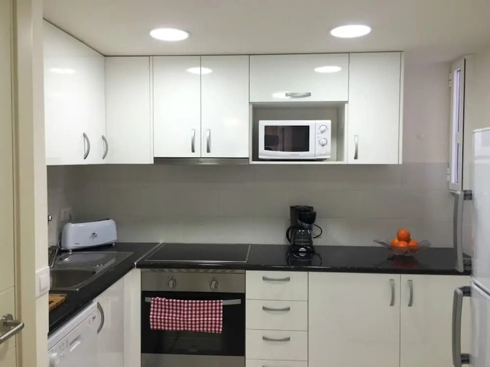 Quaint Apartment in Roses near Nova Sand Beach