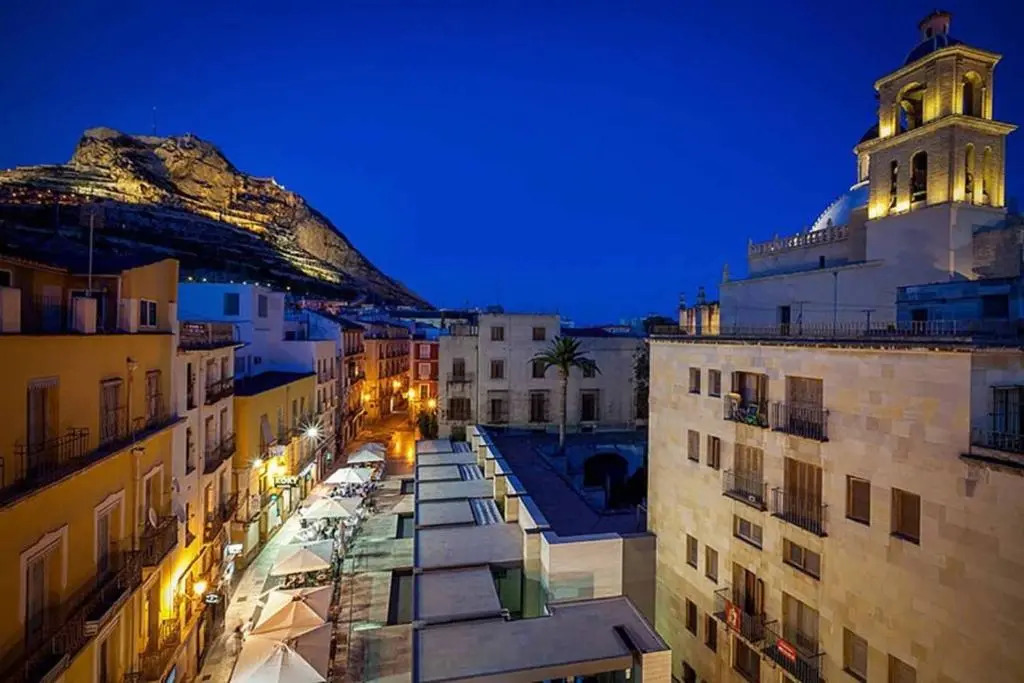 Stylish Studio with Fantastic Terrace, Old Town
