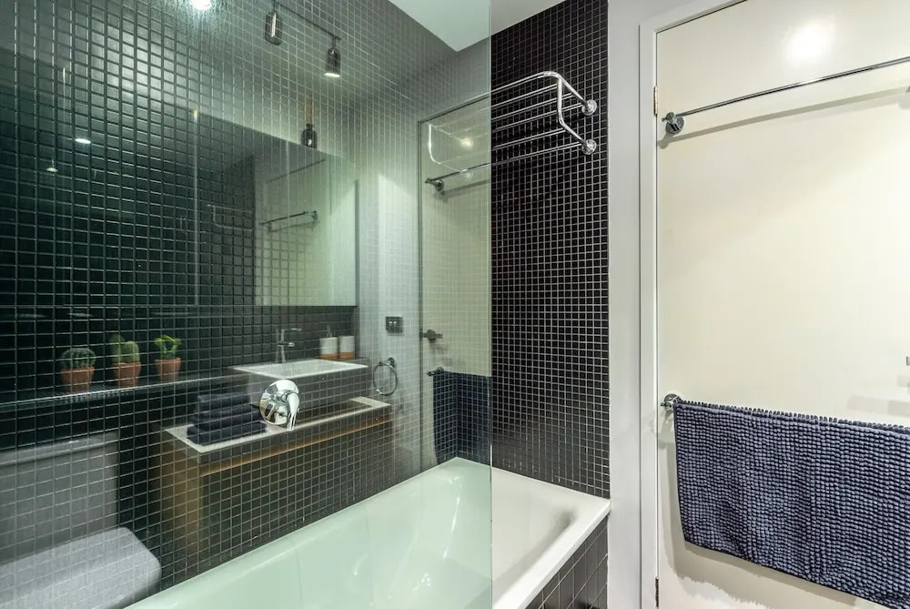 Luxury 3 Bed 2 Bath City Views