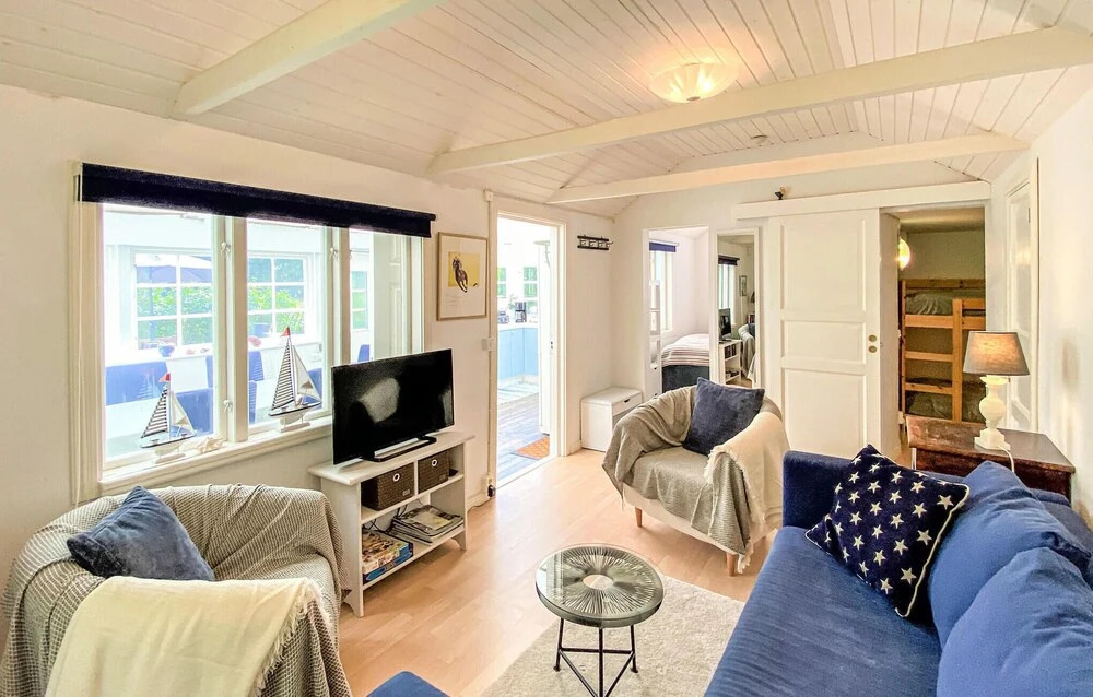 2 Bedroom Pet Friendly Home In Ängelholm