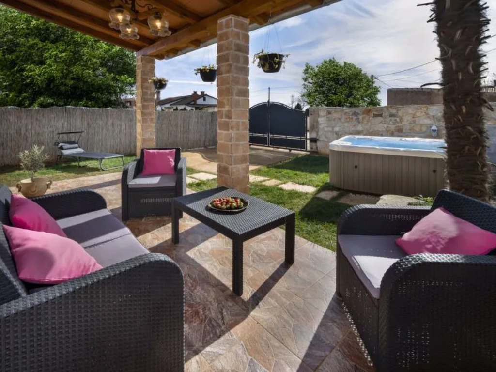 Holiday Home Villa Aurora by Interhome
